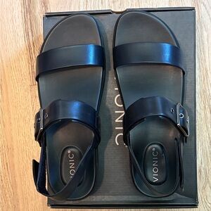 Vionic Women’s Black Leather Platform Sandals Sz 11 M NEW w/ Box